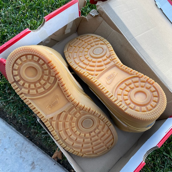 Nike - Picture 5 of 6